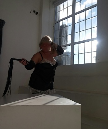 Обладаю привлекательной внешностью и ярким умом. Мне 30 лет, опыт и нежность слились в чувственное искусство удовлетворения всех твоих желаний. Живу в Москве и готова подарить тебе незабываемую ночь. Разнообразные услуги, которые я предлагаю, оставят в твоей памяти только самые приятные воспоминания. Жду, чтобы стать твоим секретом и создать максимальный комфорт и наслаждение. Доверься мне и дай себе возможность испытать настоящую страсть. Лучшие отзывы подтверждают мое профессиональное мастерство. На моих фото только оригинал. 📸 Жду твоего звонка, чтобы воплотить все ваши фантазии в реальность. 💋 1822, 47 лет