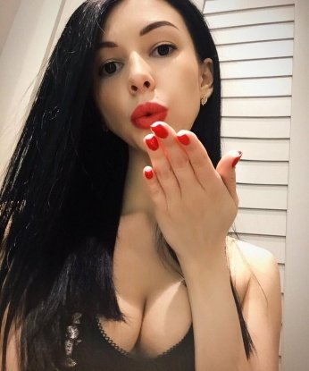 Встречусь с тобой в Москве, чтобы окружить тебя моим теплом и лаской. У меня широкий спектр услуг, включая классический секс, оральные ласки и фетишные игры. Я гарантирую конфиденциальность и безопасность во время нашей встречи. Смотри мои фото 🔥 и читай отзывы, чтобы понять, насколько я умелая в постели. Жду твоего звонка, чтобы сделать твои фантазии реальностью. 💕 2821, 26 лет