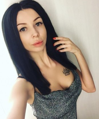 Встречусь с тобой в Москве, чтобы окружить тебя моим теплом и лаской. У меня широкий спектр услуг, включая классический секс, оральные ласки и фетишные игры. Я гарантирую конфиденциальность и безопасность во время нашей встречи. Смотри мои фото 🔥 и читай отзывы, чтобы понять, насколько я умелая в постели. Жду твоего звонка, чтобы сделать твои фантазии реальностью. 💕 2821, 26 лет