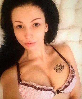 Встречусь с тобой в Москве, чтобы окружить тебя моим теплом и лаской. У меня широкий спектр услуг, включая классический секс, оральные ласки и фетишные игры. Я гарантирую конфиденциальность и безопасность во время нашей встречи. Смотри мои фото 🔥 и читай отзывы, чтобы понять, насколько я умелая в постели. Жду твоего звонка, чтобы сделать твои фантазии реальностью. 💕 2821, 26 лет