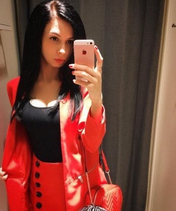 Встречусь с тобой в Москве, чтобы окружить тебя моим теплом и лаской. У меня широкий спектр услуг, включая классический секс, оральные ласки и фетишные игры. Я гарантирую конфиденциальность и безопасность во время нашей встречи. Смотри мои фото 🔥 и читай отзывы, чтобы понять, насколько я умелая в постели. Жду твоего звонка, чтобы сделать твои фантазии реальностью. 💕 2821, 26 лет