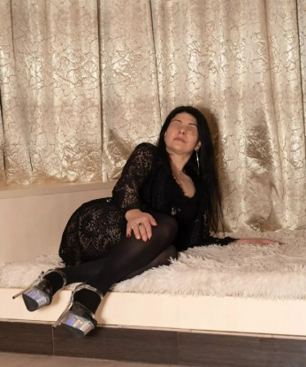 Я креативная индивидуалка, способная исполнить все ваши самые сокровенные фантазии. 🌟💋
Москва - место, где я с новыми впечатлениями и эмоциями жду встреч с вами. Ценю и умею создавать особую атмосферу, в которой вы сможете расслабиться и насладиться моим нежным прикосновением. 💫💆♂️
Я предлагаю широкий спектр услуг, от классического эскорта до фетиша и госпожи, гарантируя полное удовлетворение и безупречную конфиденциальность. ✨🔒
Мои отзывы говорят сами за себя – клиенты оценивают мою профессиональность, красивую внешность и умение подарить незабываемый опыт. 🌷🌟
На моих фотографиях вы увидите мою роскошную фигуру и обворожительную улыбку – несомненно, мы проведем незабываемое время вместе. 📸💃🥂
Так что, если вы ищете идеальное сочетание красоты, стиля и страсти, обратитесь ко мне – я жду вашего звонка. 💋📞🌹 3681, 40 лет