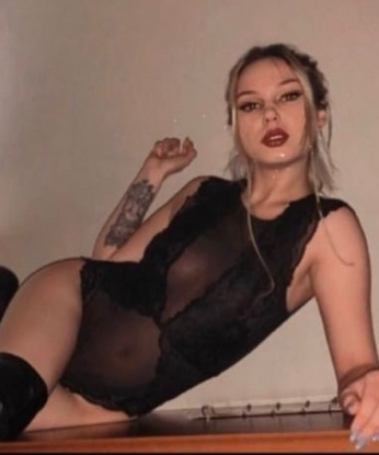 Молодая, сексуальная и страстная красотка приглашает в гости состоятельного мужчину для приятного времяпрепровождения. Все фото настоящее, без обмана! 4334, 19 лет